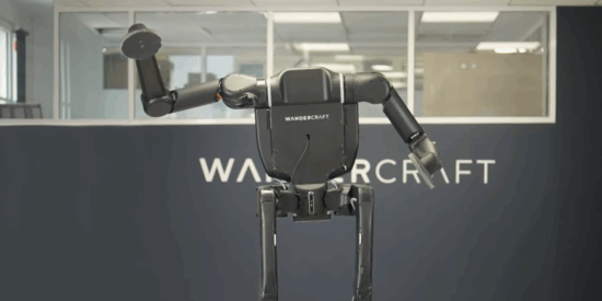 Robotul-Calvin-40-al-celor-de-la-Wandercraft