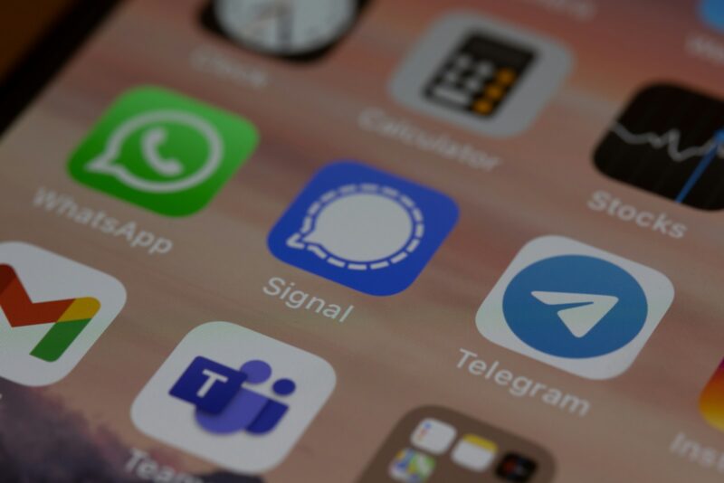 Rusia blochează înregistrările de noi utilizatori pe Telegram și WhatsApp