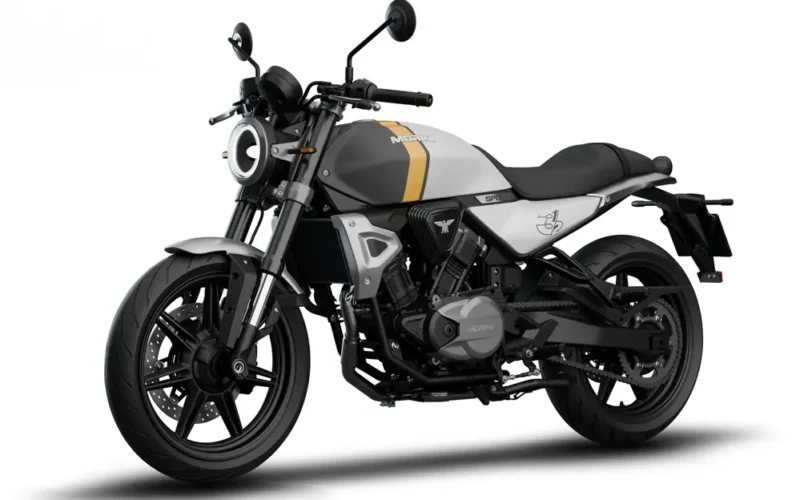 motocicleta retro clasica pe fundal alb