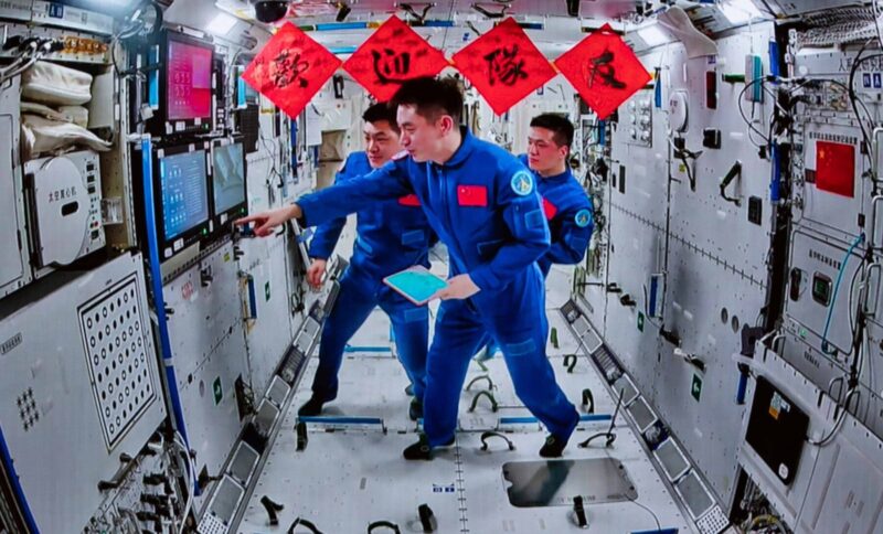 china, nava spatiala chineza, astronauti chinezi, statie spatiala