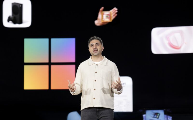 mustafa suleyman seful microsoft ai