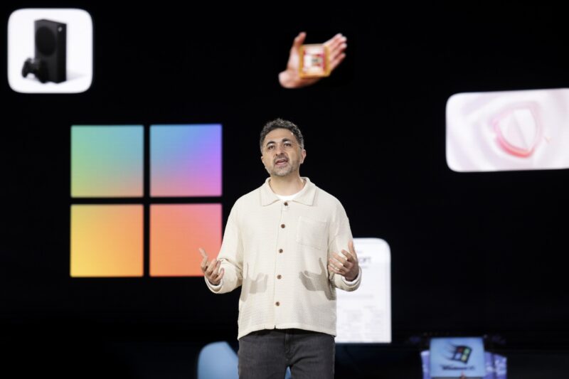mustafa suleyman seful microsoft ai