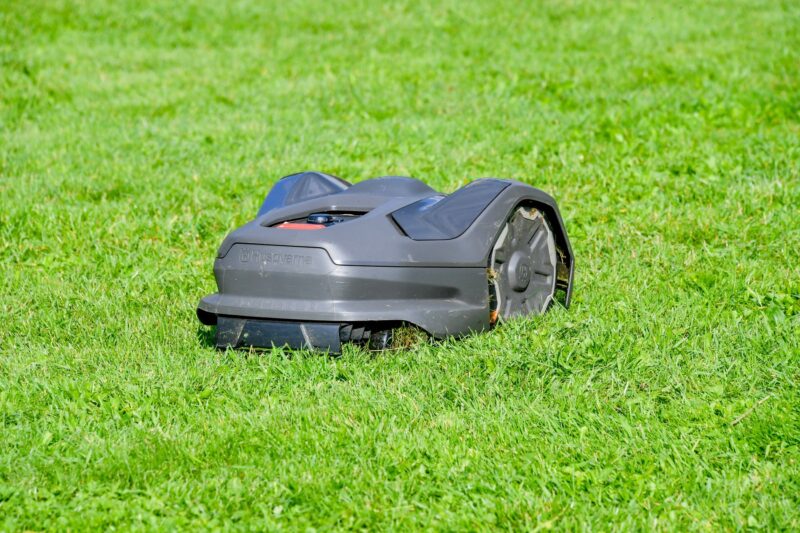 robot-de-tuns-gazon