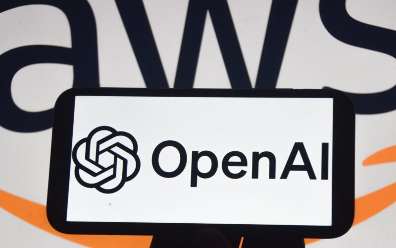 Colaborare in domeniul inteligentei artificiale intre OpenAI si Amanzon