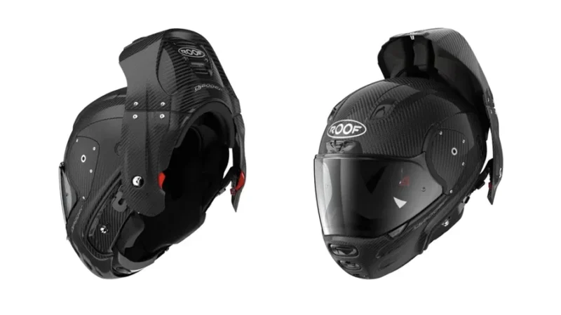 casca moto de culoare neagra