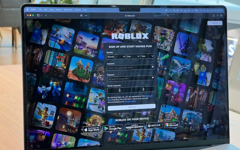 Statul Texas dă în judecată Roblox, susținând că platforma de jocuri online pune în pericol copiii