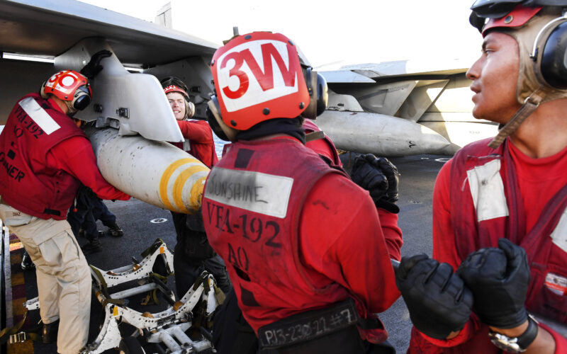 bomba-blu-111-americana