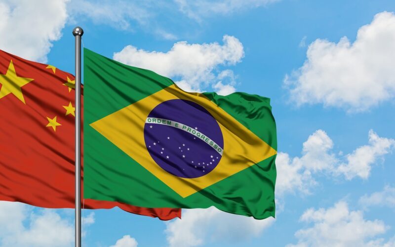 Drapele ale Chinei și Braziliei