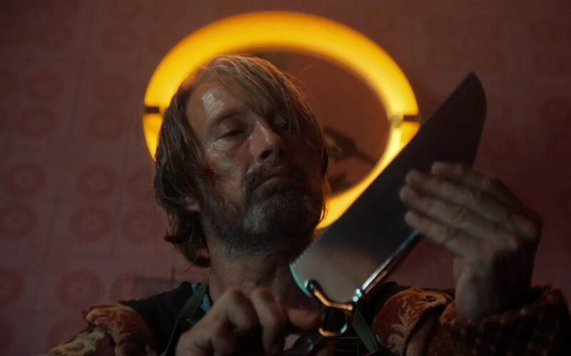 Mads Mikkelsen în Dust Bunny