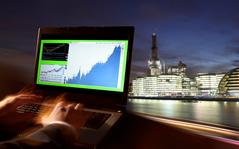 OpenAI-bursa londra-inteligenta artificiala in finante