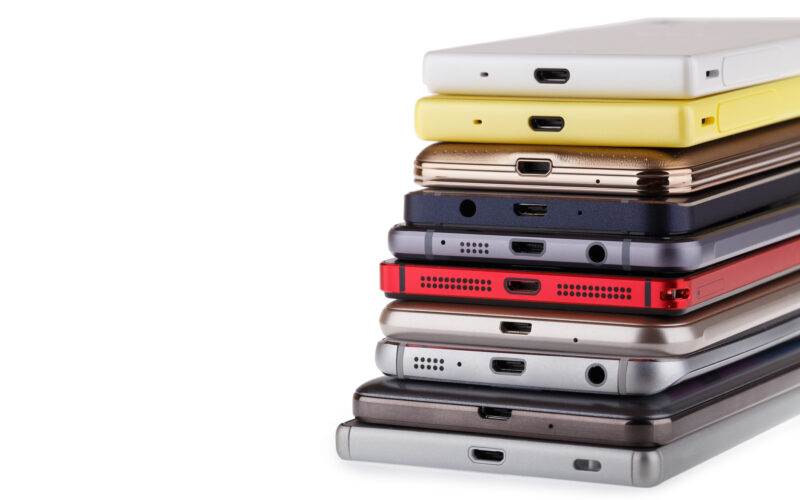 livrari de spartphone-criza cipuri-scadere anuala