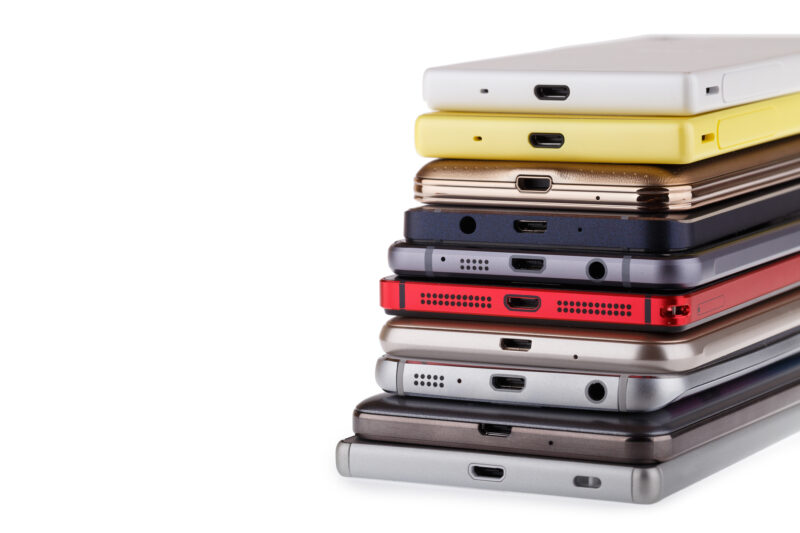 livrari de spartphone-criza cipuri-scadere anuala