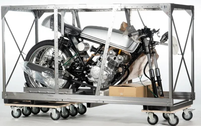 motocicleta honda clasica in cutie originala