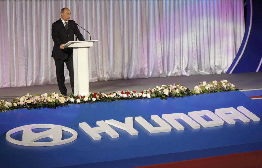 Vladimir-Putin-Hyundai-Sankt-Petersburg