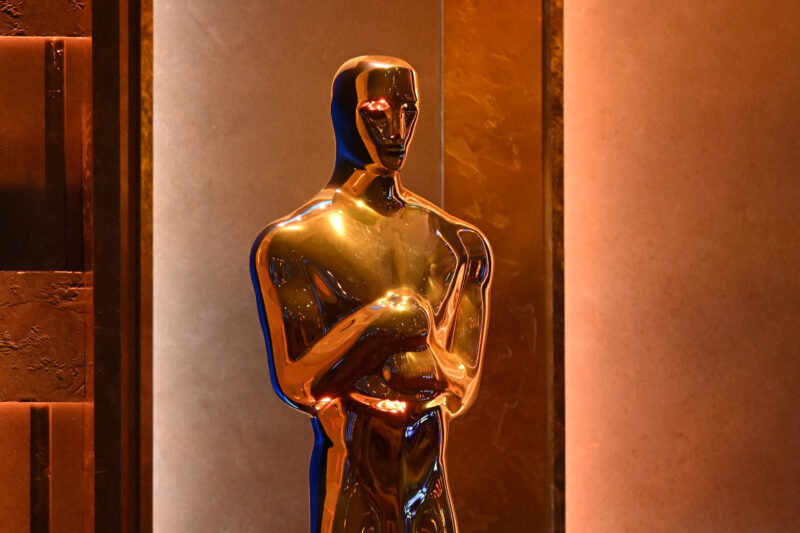 statueta-premiile-Oscar