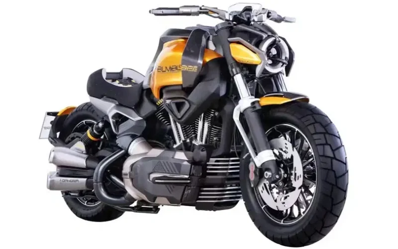 motocicleta cruiser de mari dimensiuni de culoare galbea