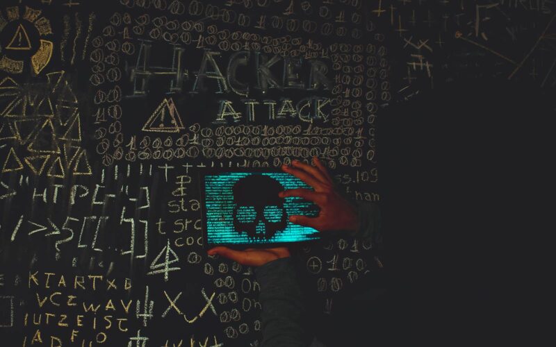 hacker-atac-cibernetic