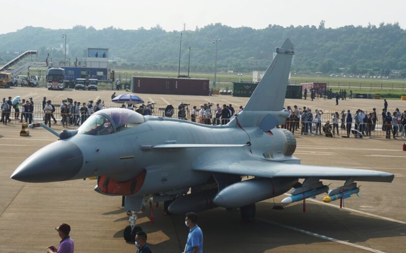 Avion de luptă J-10CE