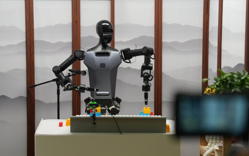 robot-umanoid-chinezesc