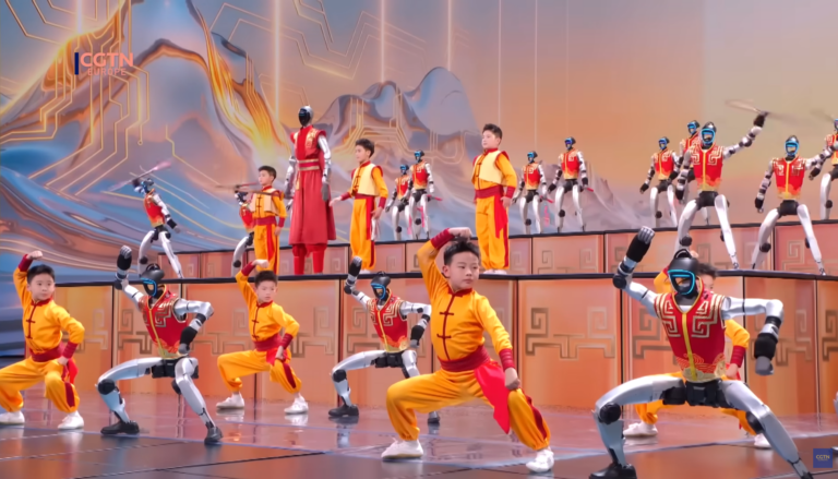 roboți-umanoizi-spectacol-china