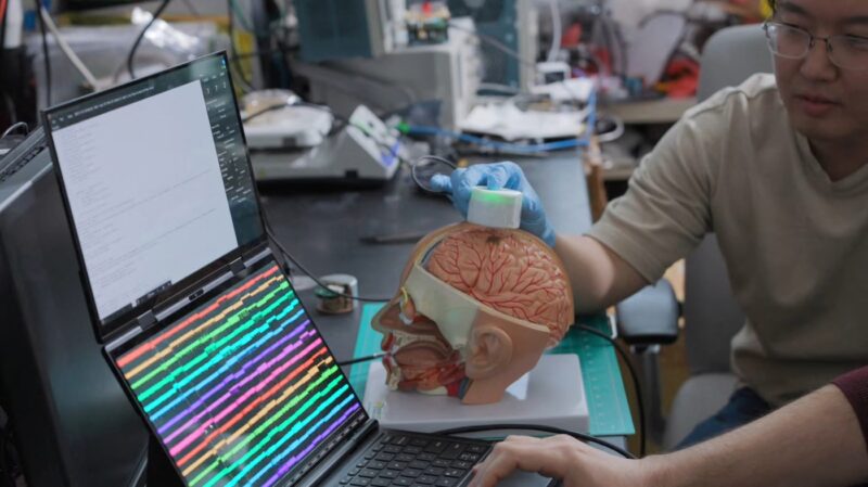 Interfață creier-computer