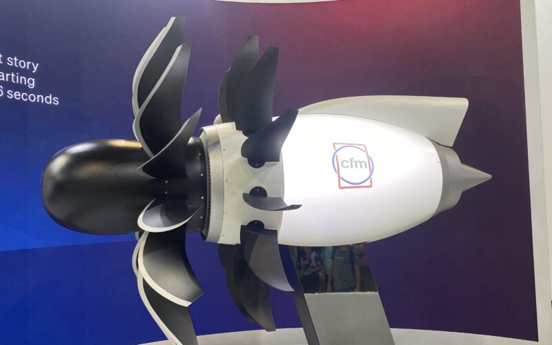 motor avion, open fan, palate expuse