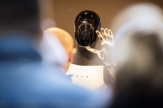 robot-tesla-optimus