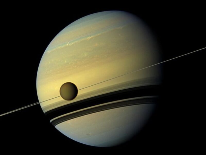 titan-satelit-saturn