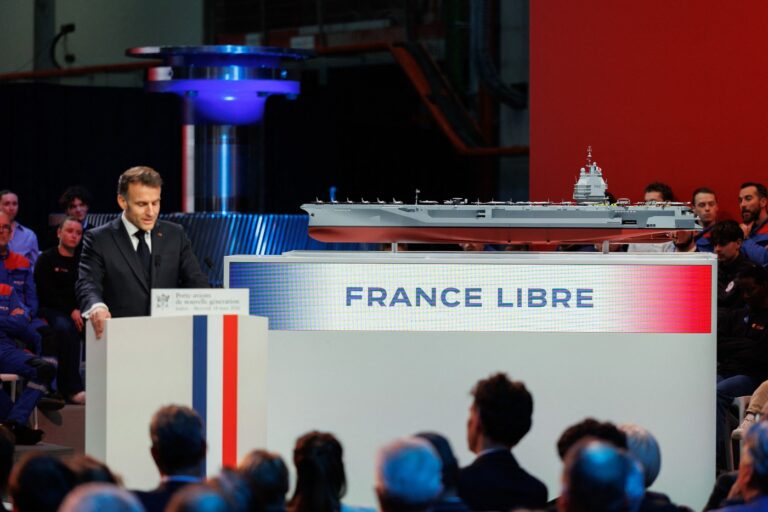 Portavionul francez France Libre