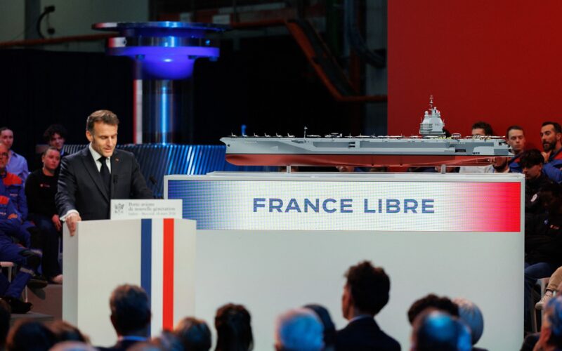 Portavionul francez France Libre