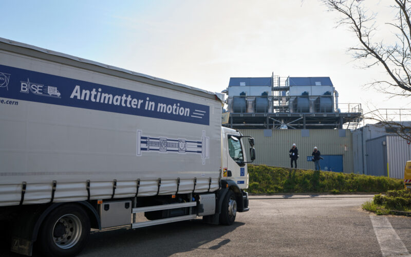 fizicieni-oameni de stiinta